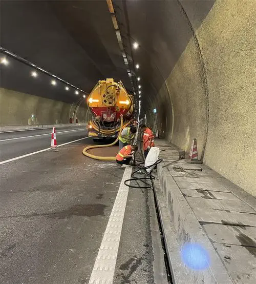 封丘隧道排水渠清淤